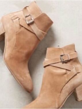 Paola Ferri Suede Ankle Booties in Taupe - Women Size 7 /37 EURO By Alba Moda 💫